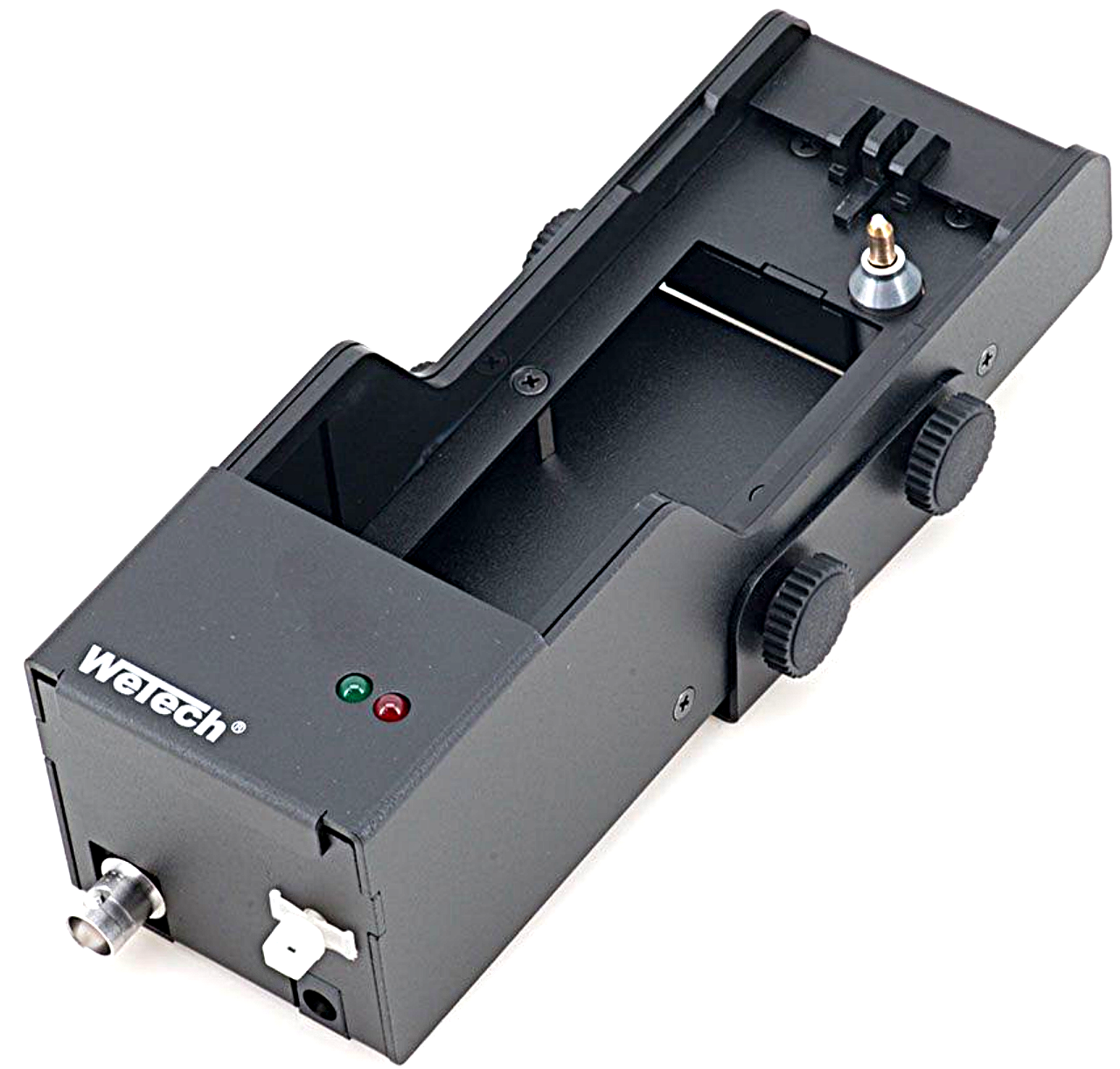 Vehicle Charger for the Motorola MTP6000 series with antenna connector, 12-24 VDC.